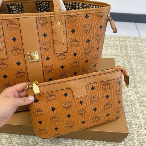 Authentic MCM Brand New Liz Reversible Visetos Tote Bag - Picture 2 of 8